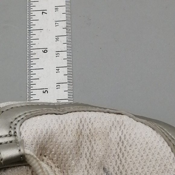 Nike Air Max Womens Low Top Sneaker Silver‎ Lace Up Wedge Padded Collar 8.5 - Picture 6 of 10